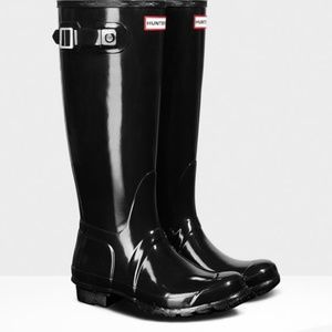 Hunter. Tall gloss boots. Black.